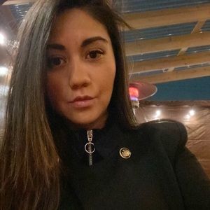 Meet your Posher, Stephanie